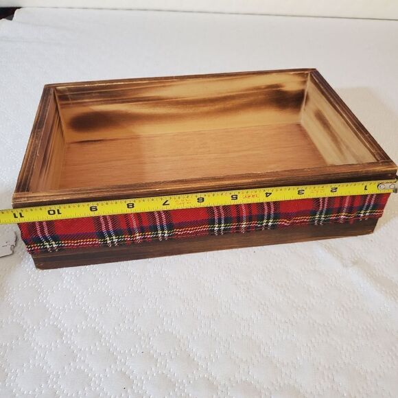 Plaid Decorated Wooden Tray Set - Picture 7 of 9
